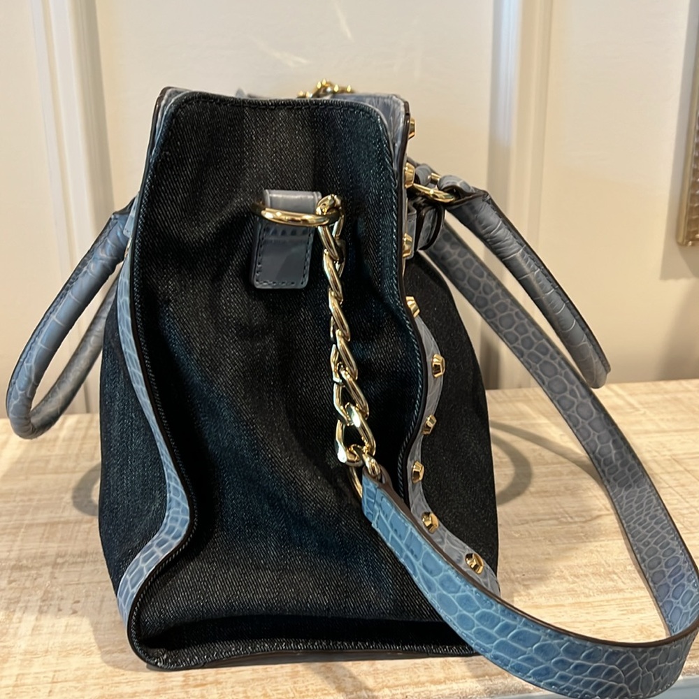 Michael Kors Denim & Croc Embossed Blue Leather Handbag Crossbody NWOT - Picture 3 of 10